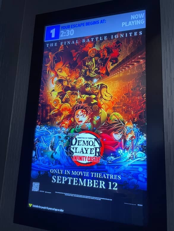 鬼滅の刃　無限城編　カナダ・ウィニペグの映画館のデジタルポスター