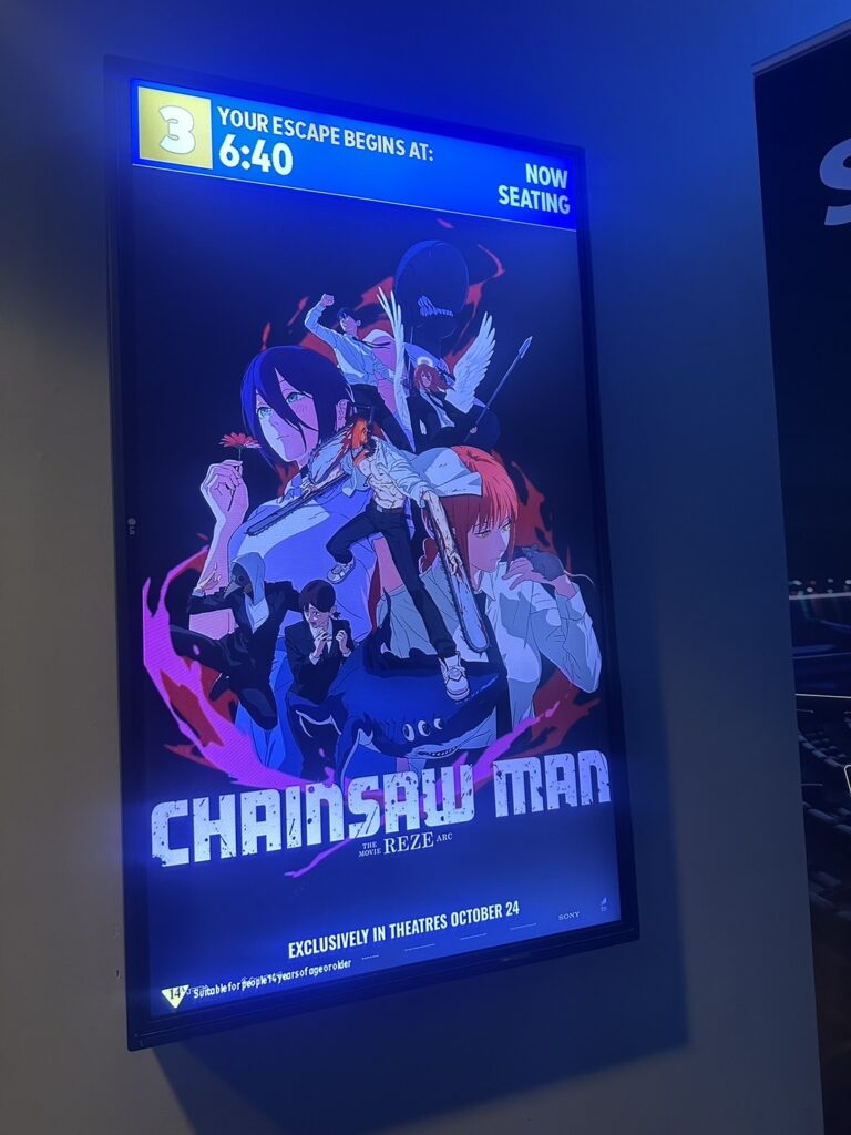 カナダ・ウィニペグで娘が観た日本アニメ映画『チェンソーマン レゼ編』のデジタルポスター
