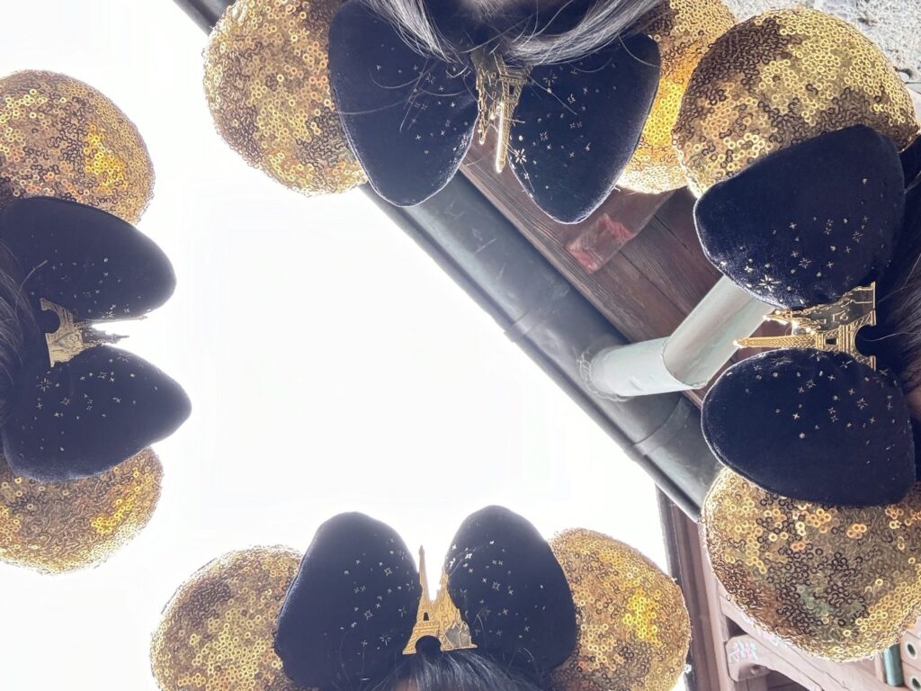 パリのディズニーランドにしかないエッフェル塔が付いたカチューシャ