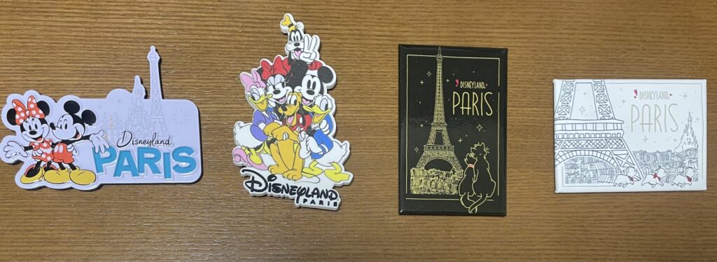 ヨーロッパから届いた、マグネットステッカーのお土産